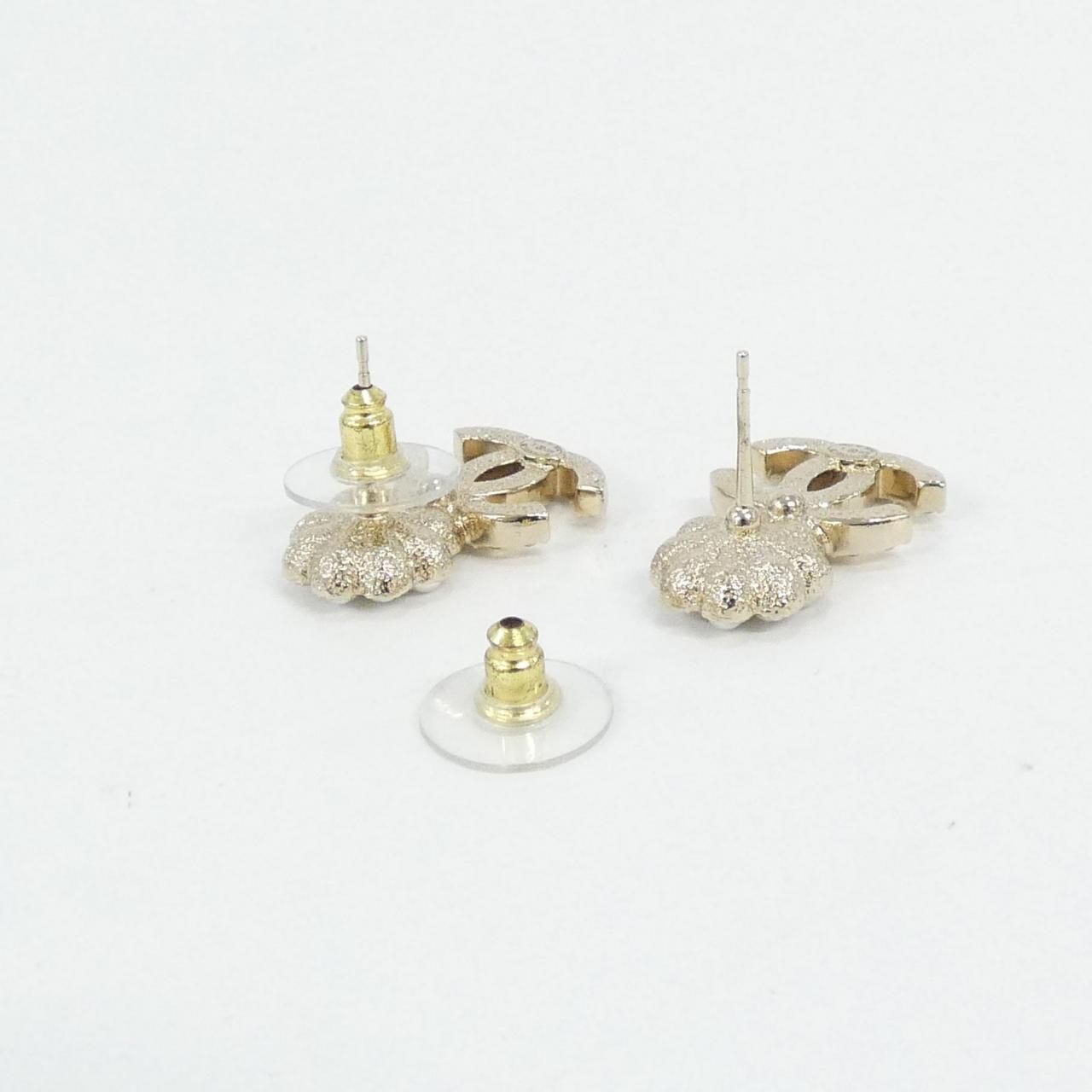 Chanel Earrings Gold — view 3