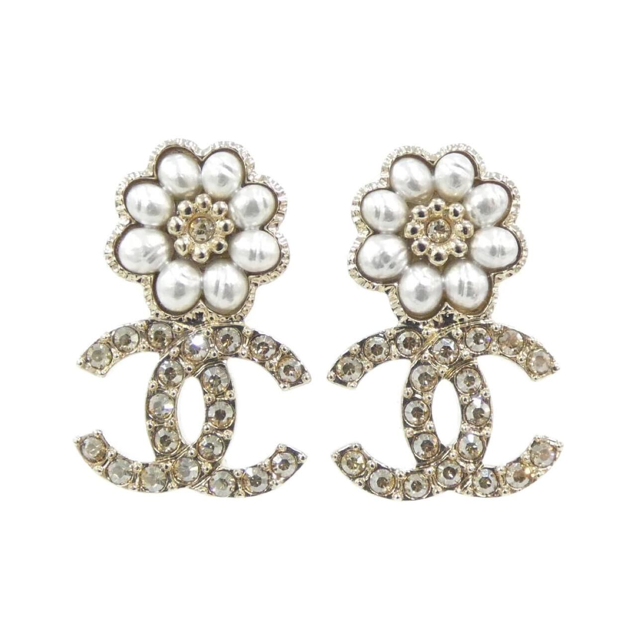 Chanel Earrings Gold