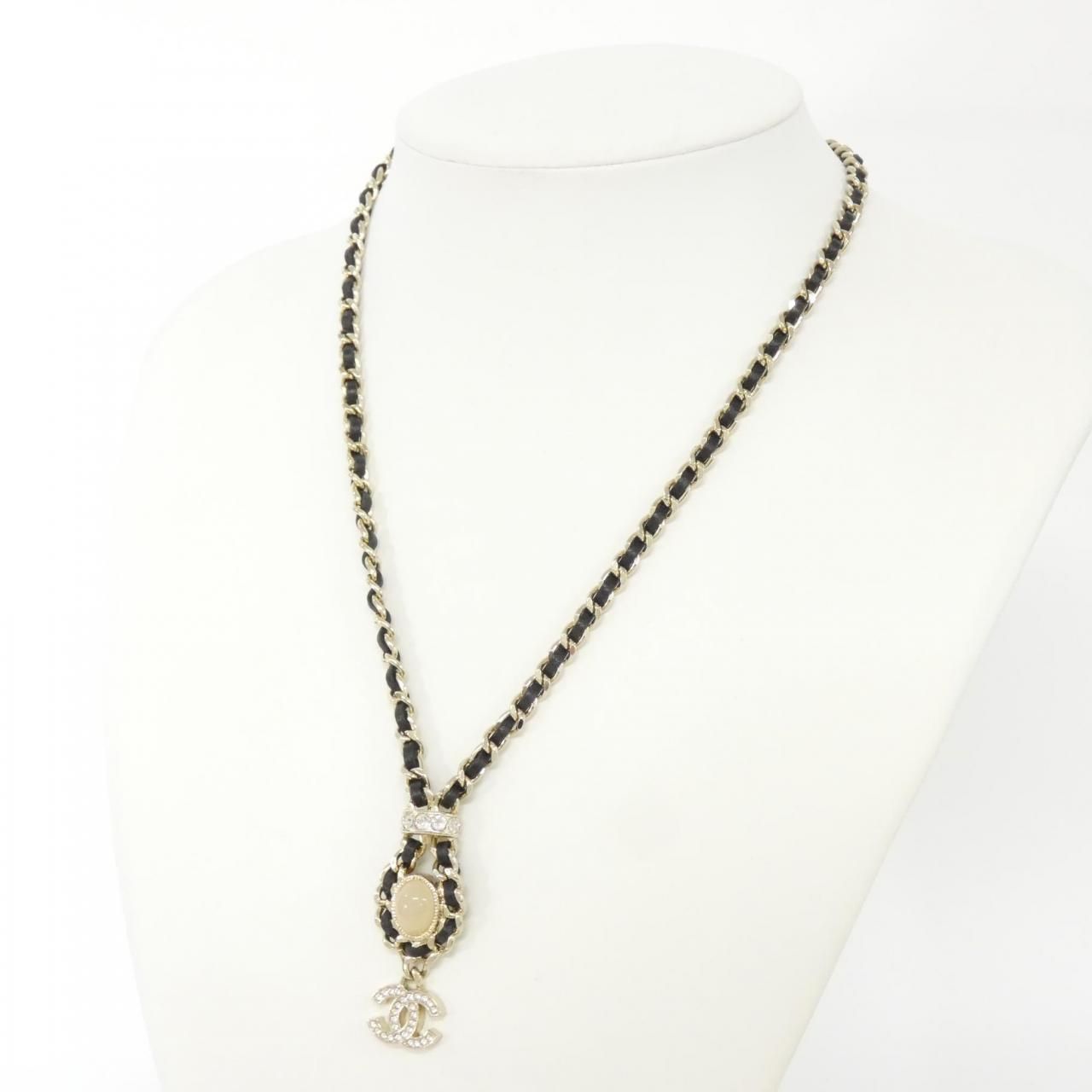 Chanel Necklace Gold — view 5