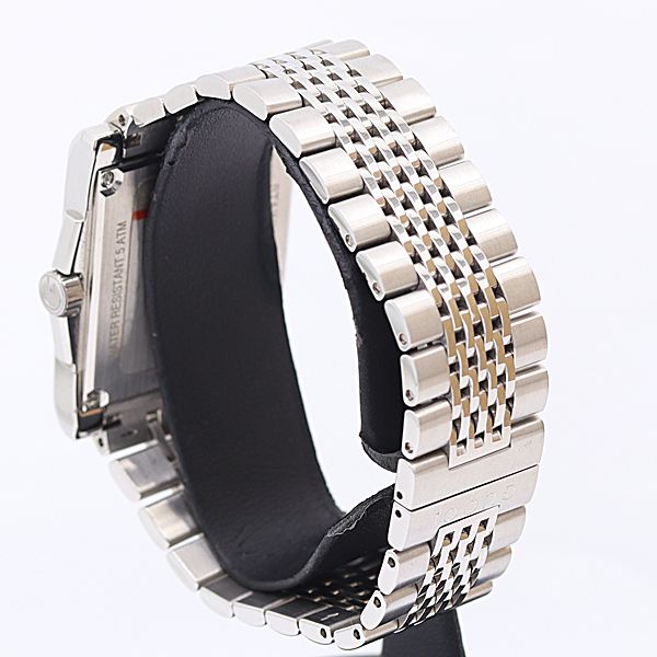 Gucci Timeless Square 138.4 Quartz Date Silver Dial Watch — view 3