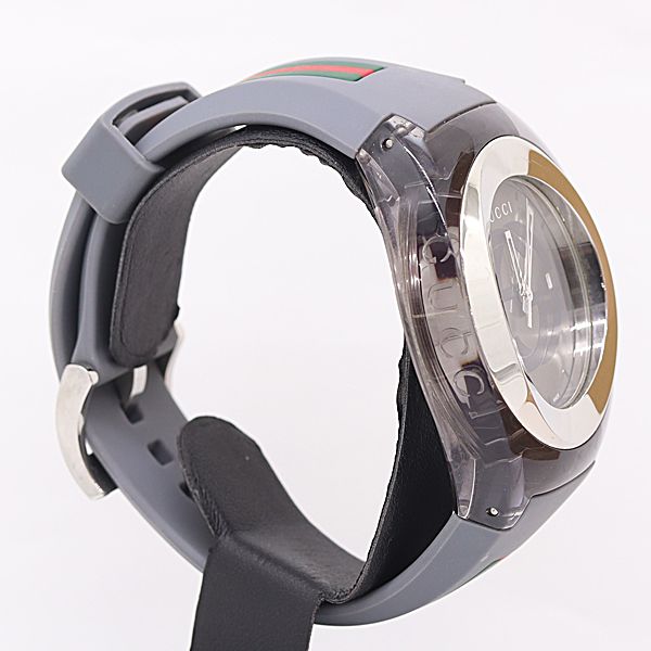 Gucci Sink 137.1 Quartz Date Gray Dial Watch — view 2