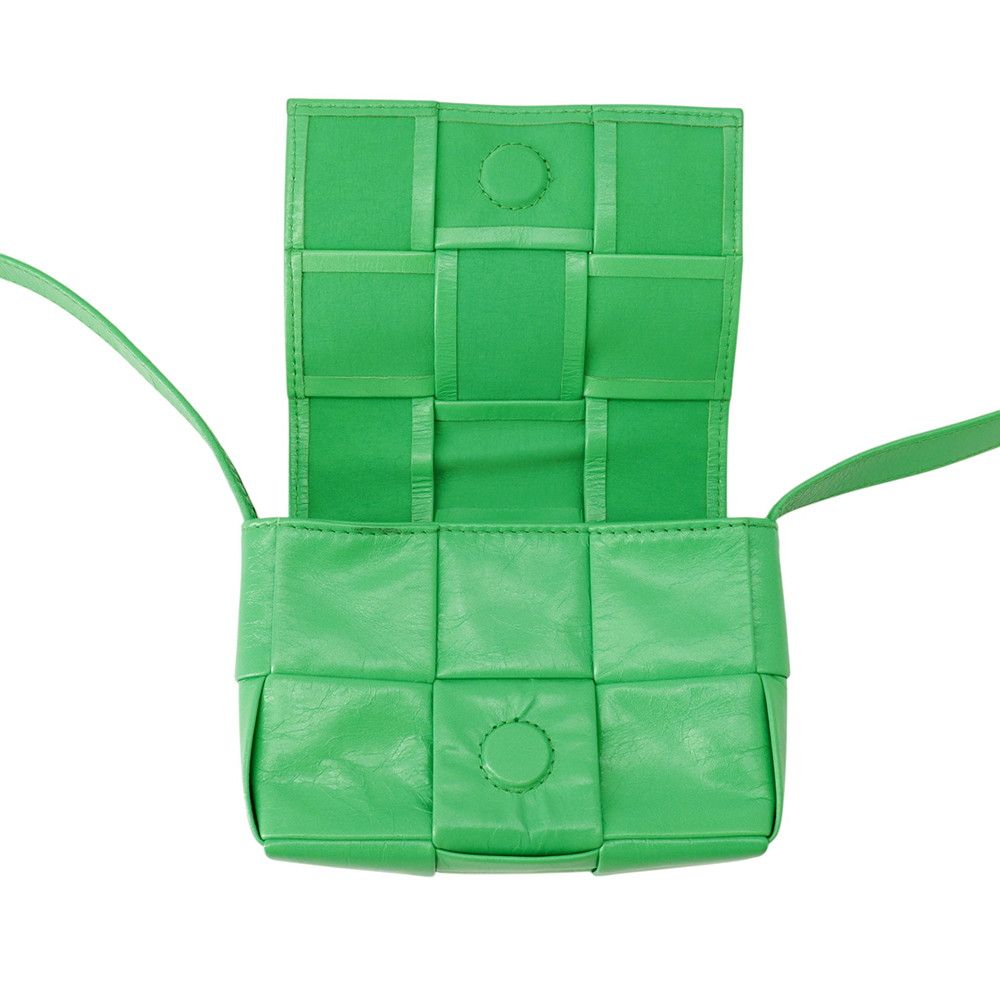 Bottega Veneta Shoulder Bag Maxi Intrecciato Candy Cassette Leather — view 6
