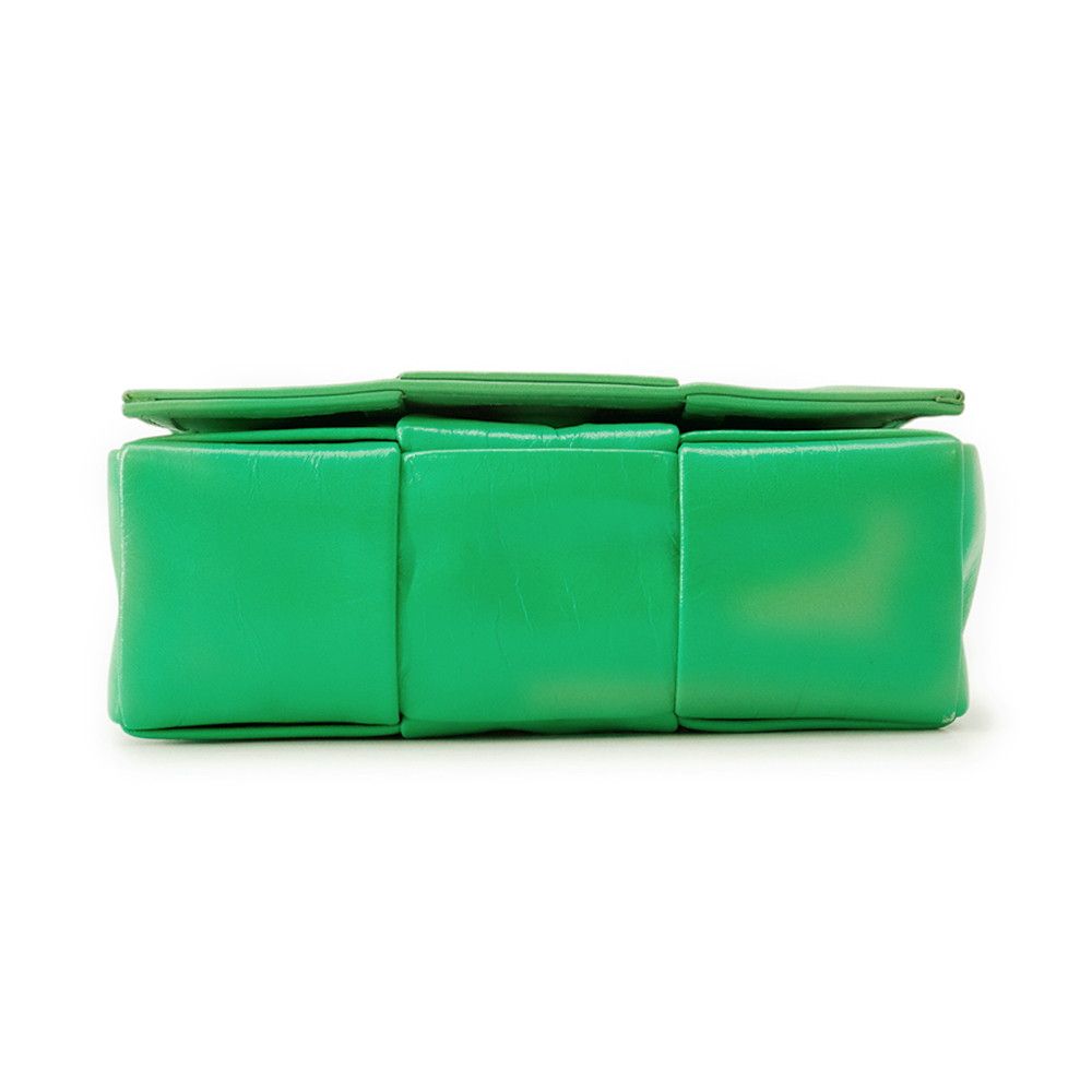 Bottega Veneta Shoulder Bag Maxi Intrecciato Candy Cassette Leather — view 3