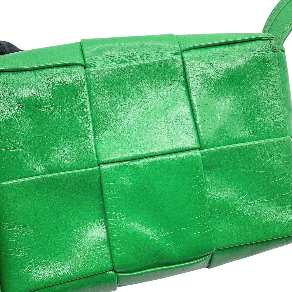 Bottega Veneta Shoulder Bag Maxi Intrecciato Candy Cassette Leather — view 9