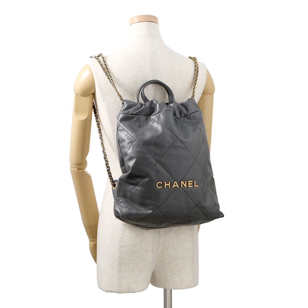 Chanel Backpack 22 Small Shiny Calfskin — view 4