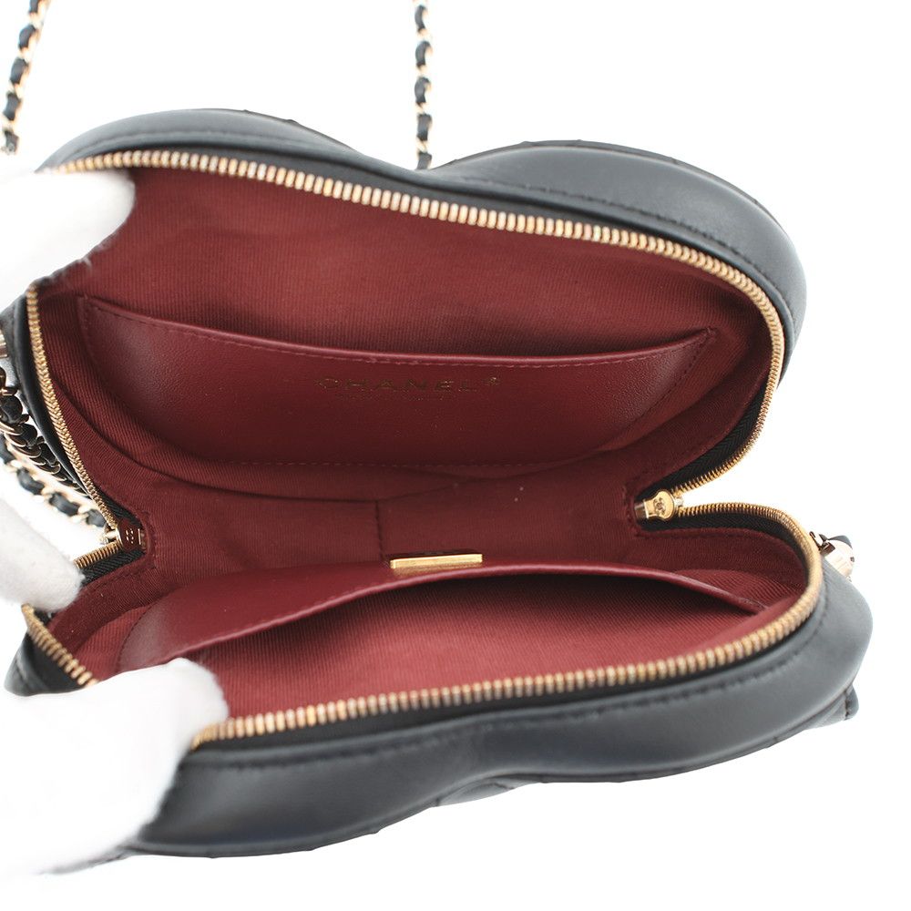 Chanel Chain Shoulder Bag Quilted Heart — view 5