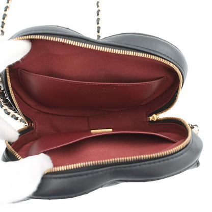 Chanel Chain Shoulder Bag Quilted Heart — view 5