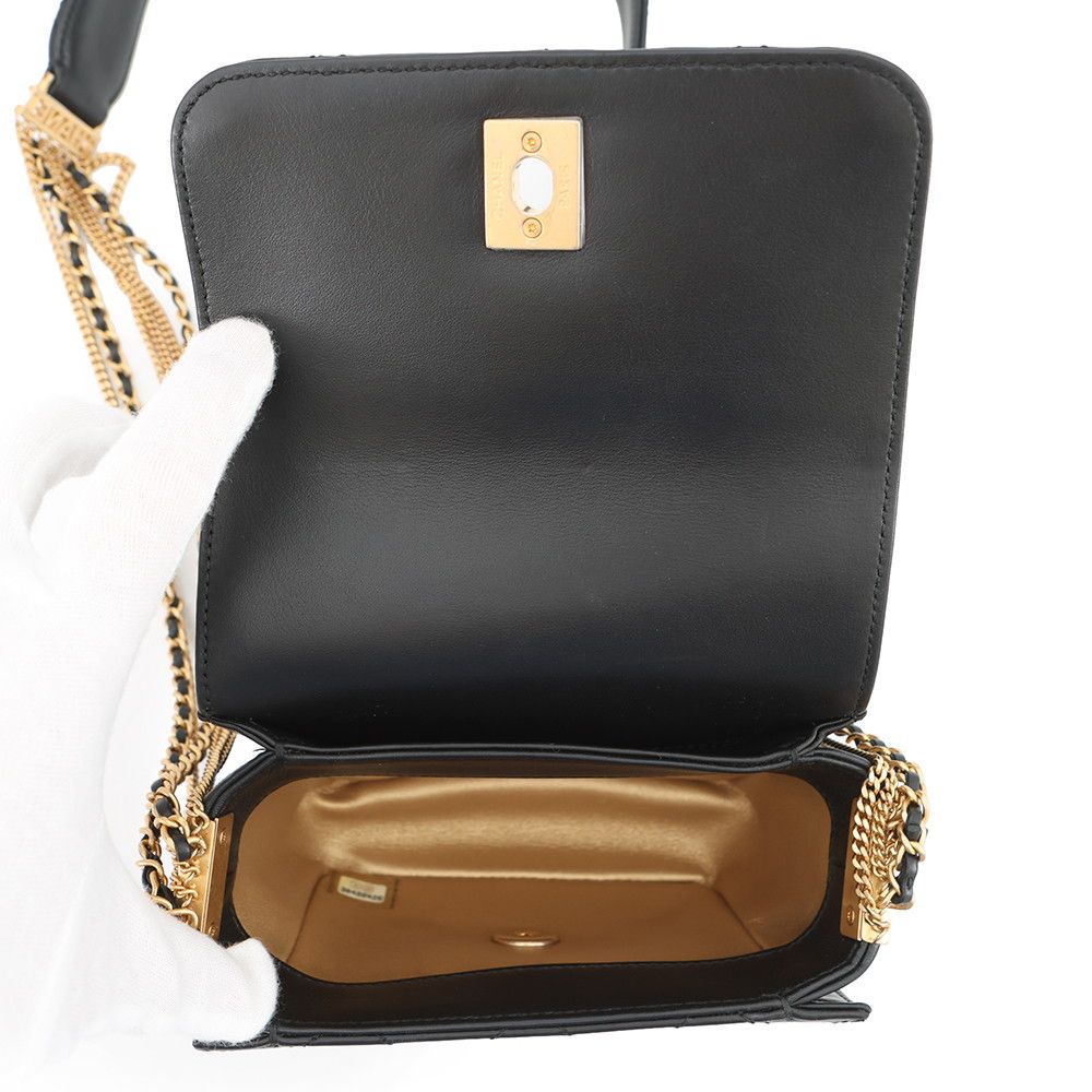 Chanel Chain Shoulder Bag Quilted CC Logo Lambskin Black — view 5