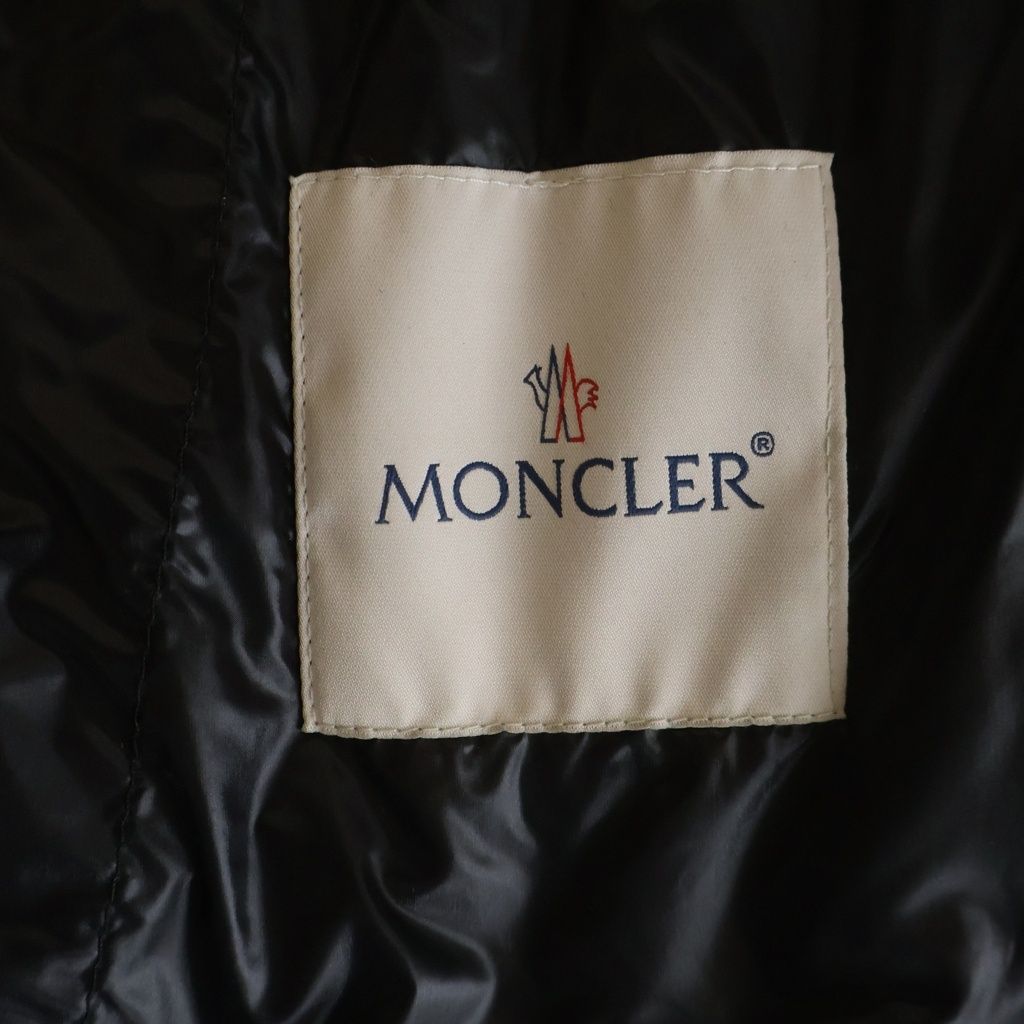 Moncler Acorus Shoulder Logo Patch Zip Up Jacket Black — view 7