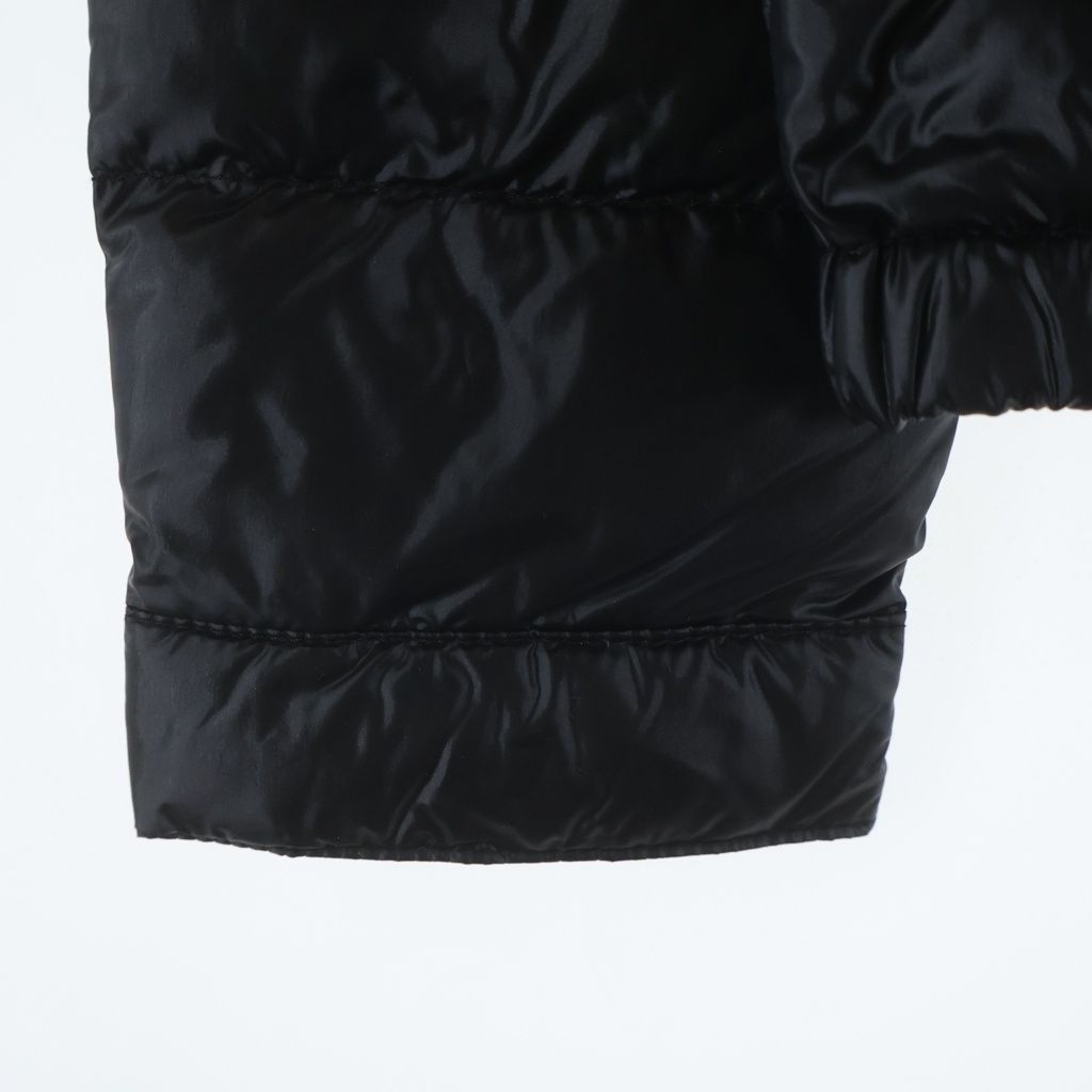 Moncler Acorus Shoulder Logo Patch Zip Up Jacket Black — view 6