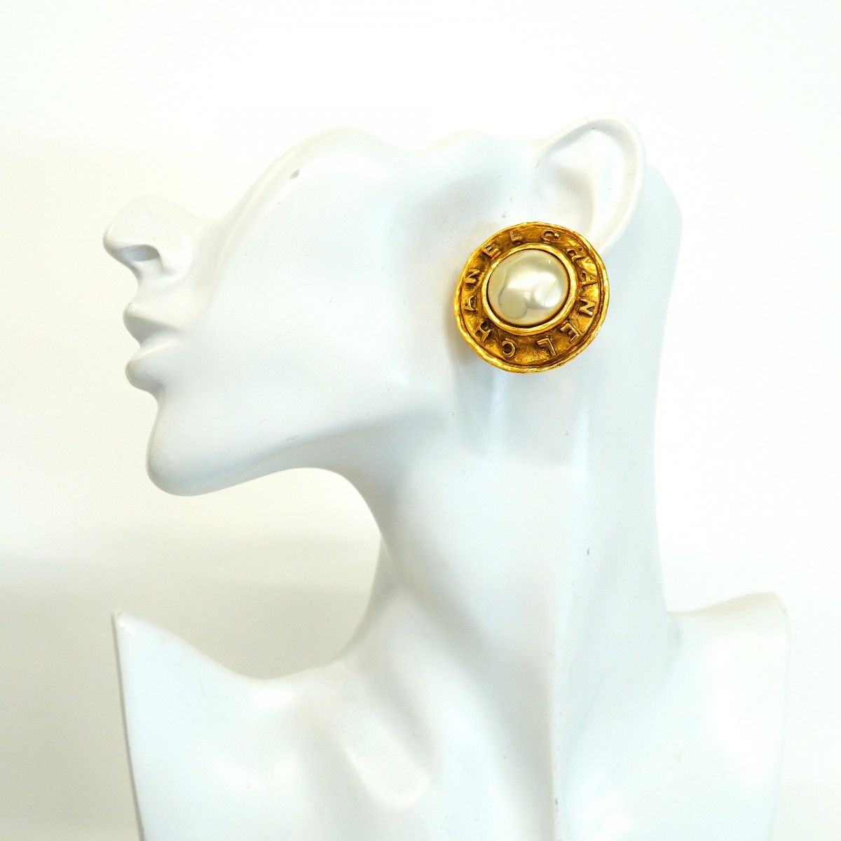 Chanel Earrings Vintage Logo Round — view 5
