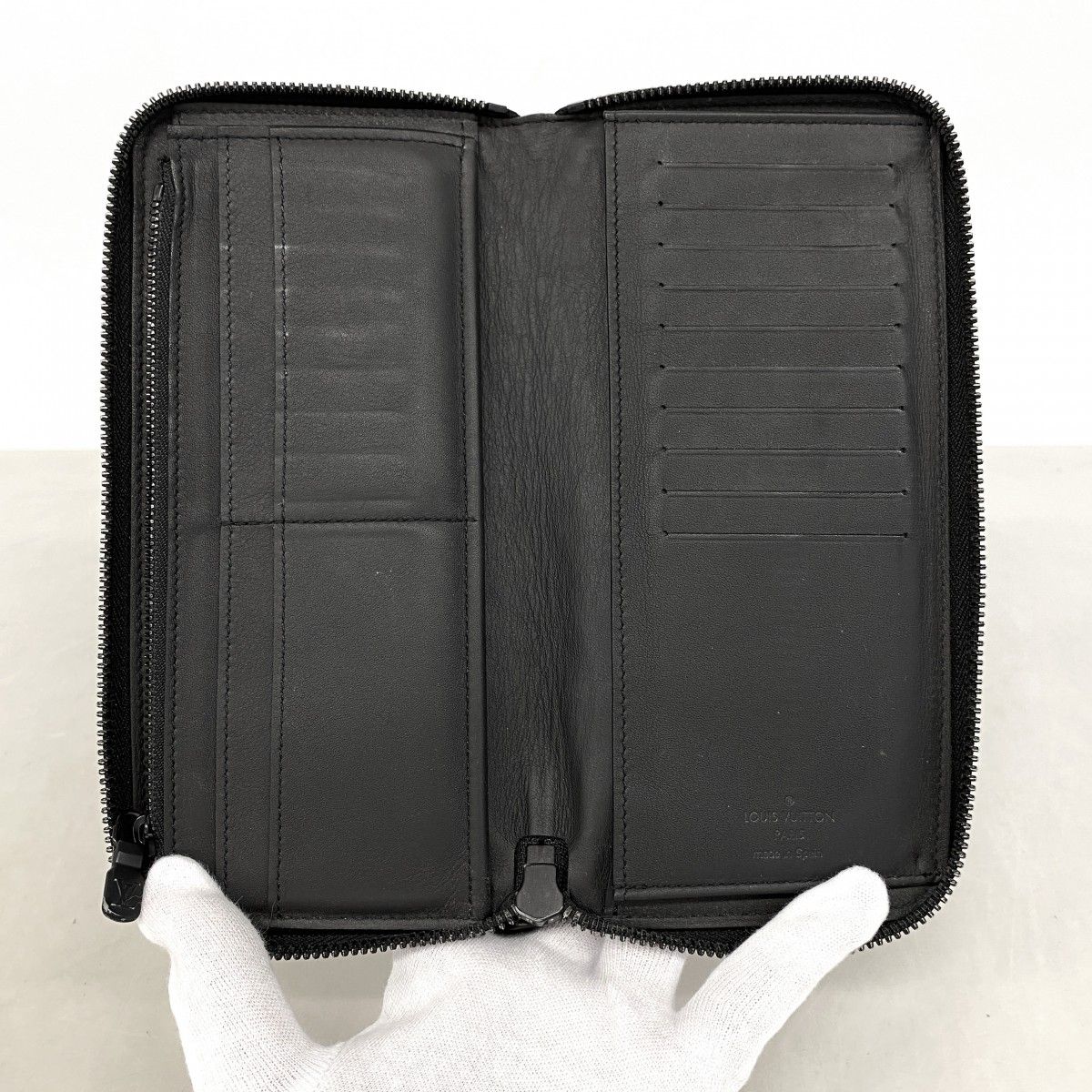 Louis Vuitton Wallet Monogram Shadow Zippy Vertical Black — view 3