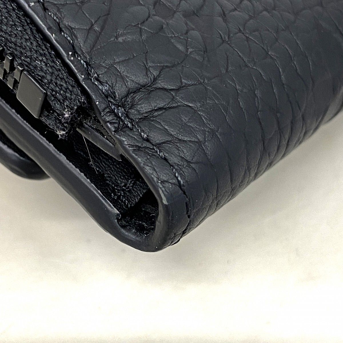 Louis Vuitton Trifold Wallet Monogram Taurillon Portefeuille Pilot Noir — view 6