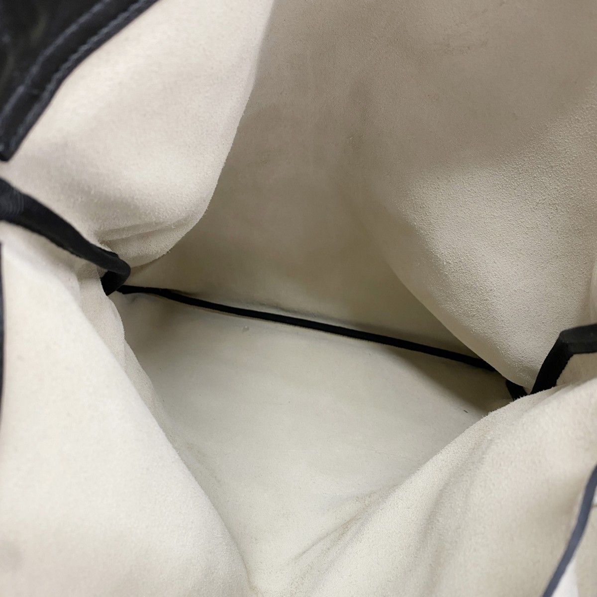 Gucci Backpack Drawstring Leather Ivory Gold — view 4