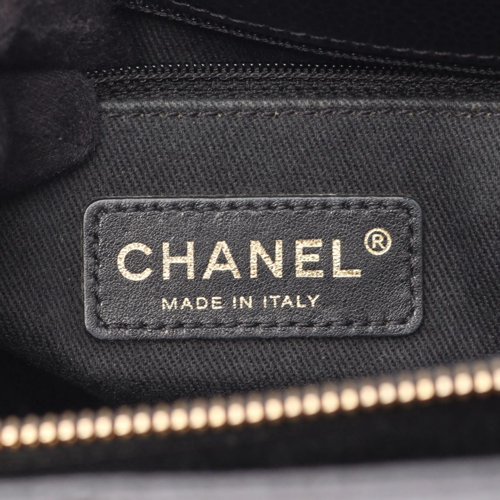 Chanel Tote Quilted Black Caviar Leather CC Logo Chain — view 4