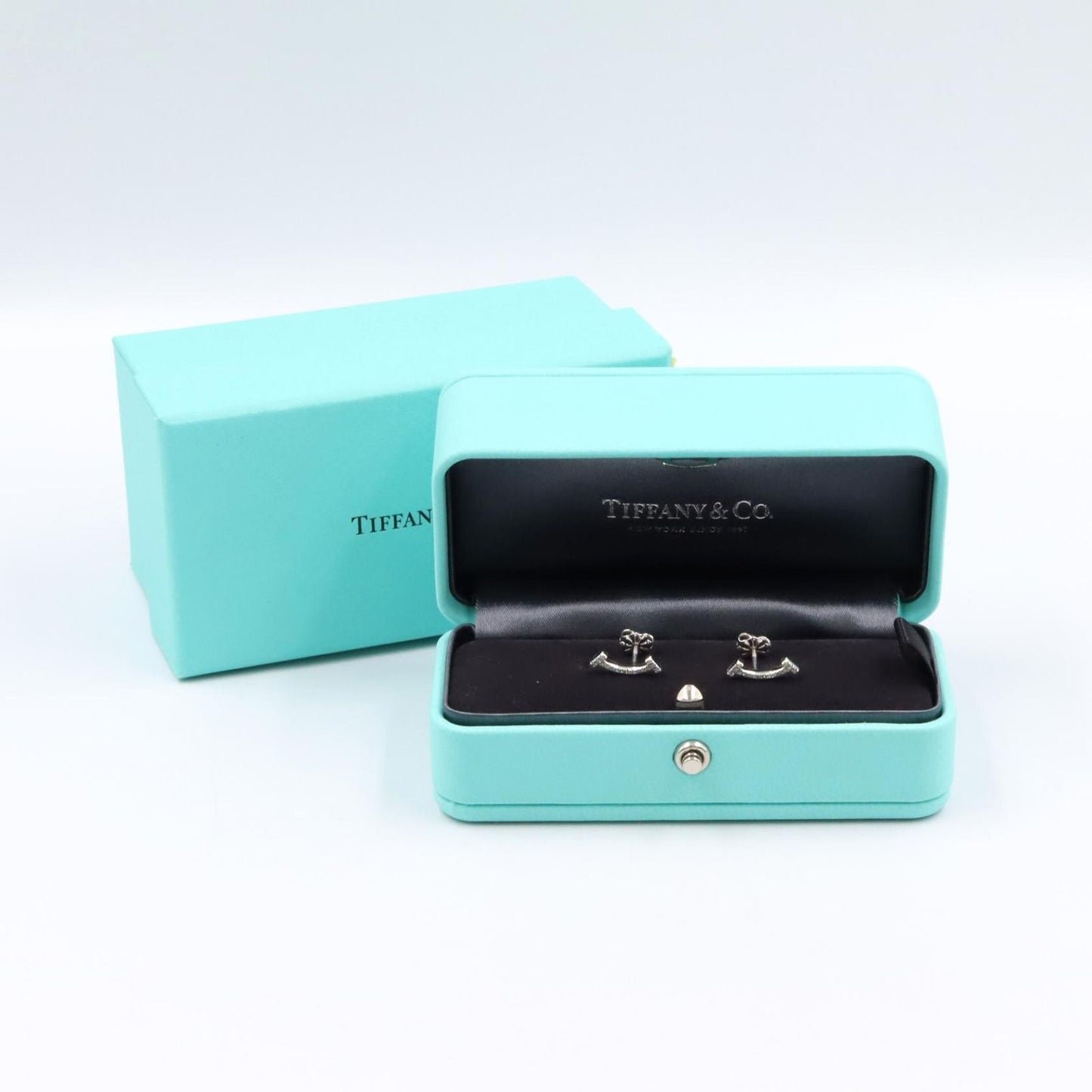 Tiffany & Co Earrings T Smile Mini Diamond 18k White Gold — view 6
