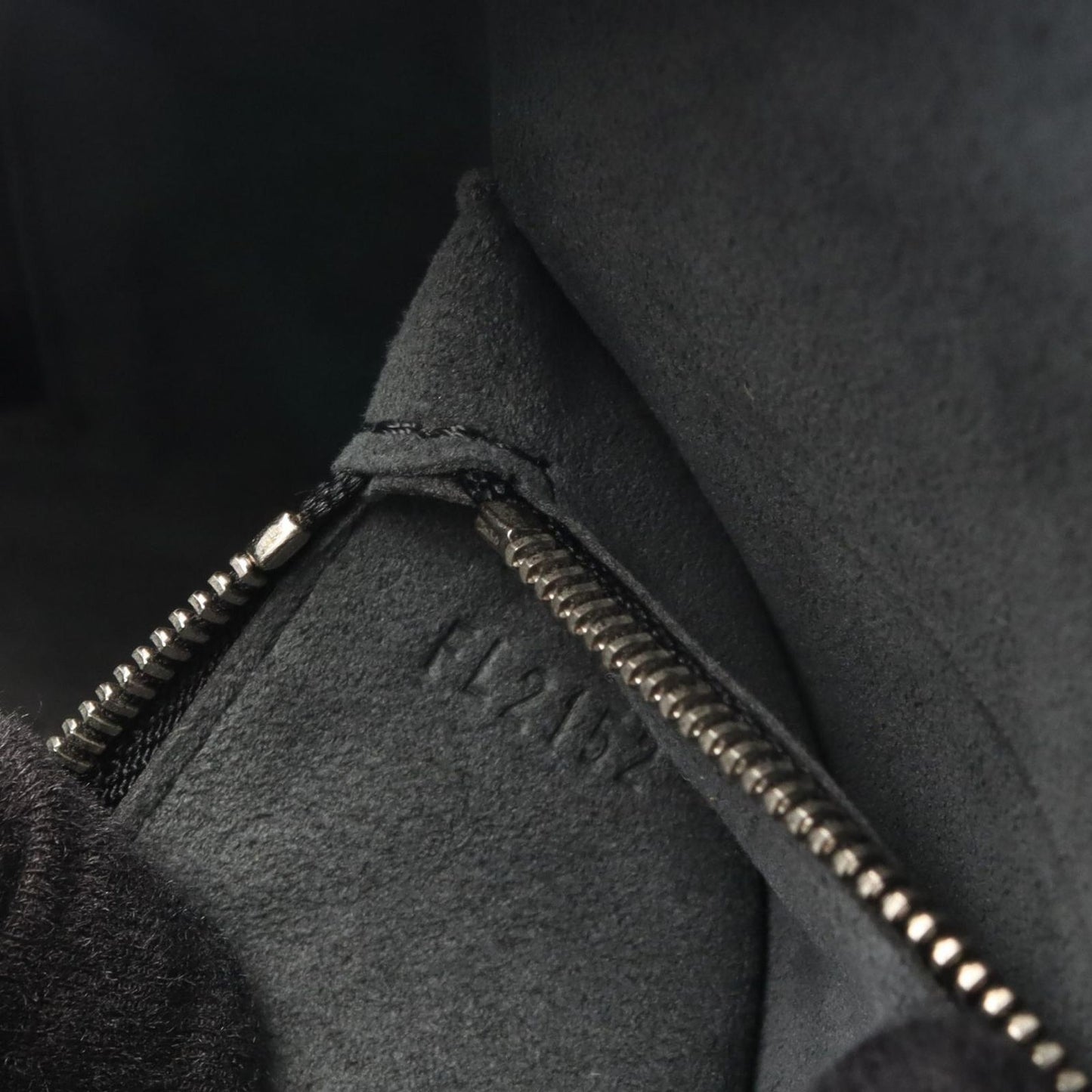 Louis Vuitton Handbag Pont Neuf PM Noir Leather — view 5