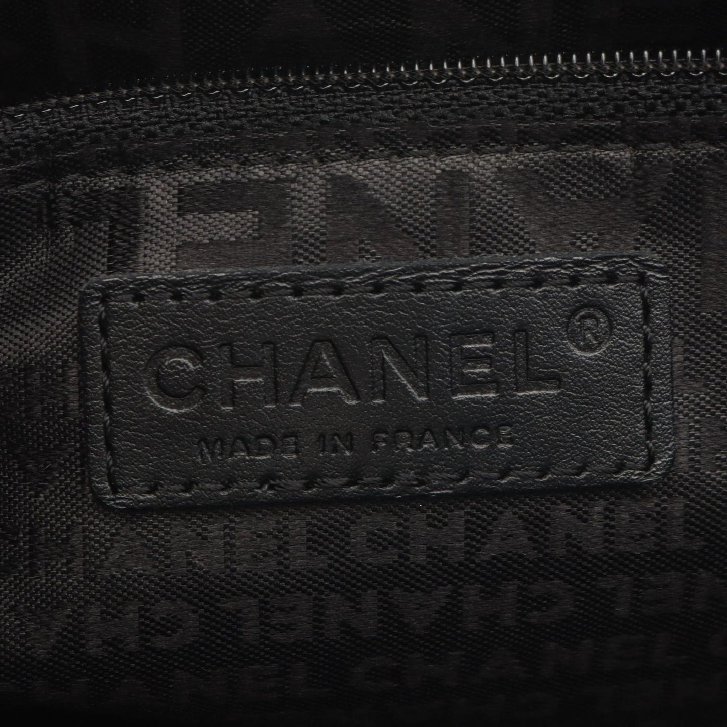 Chanel Tote Choco Bar Black Calf — view 4
