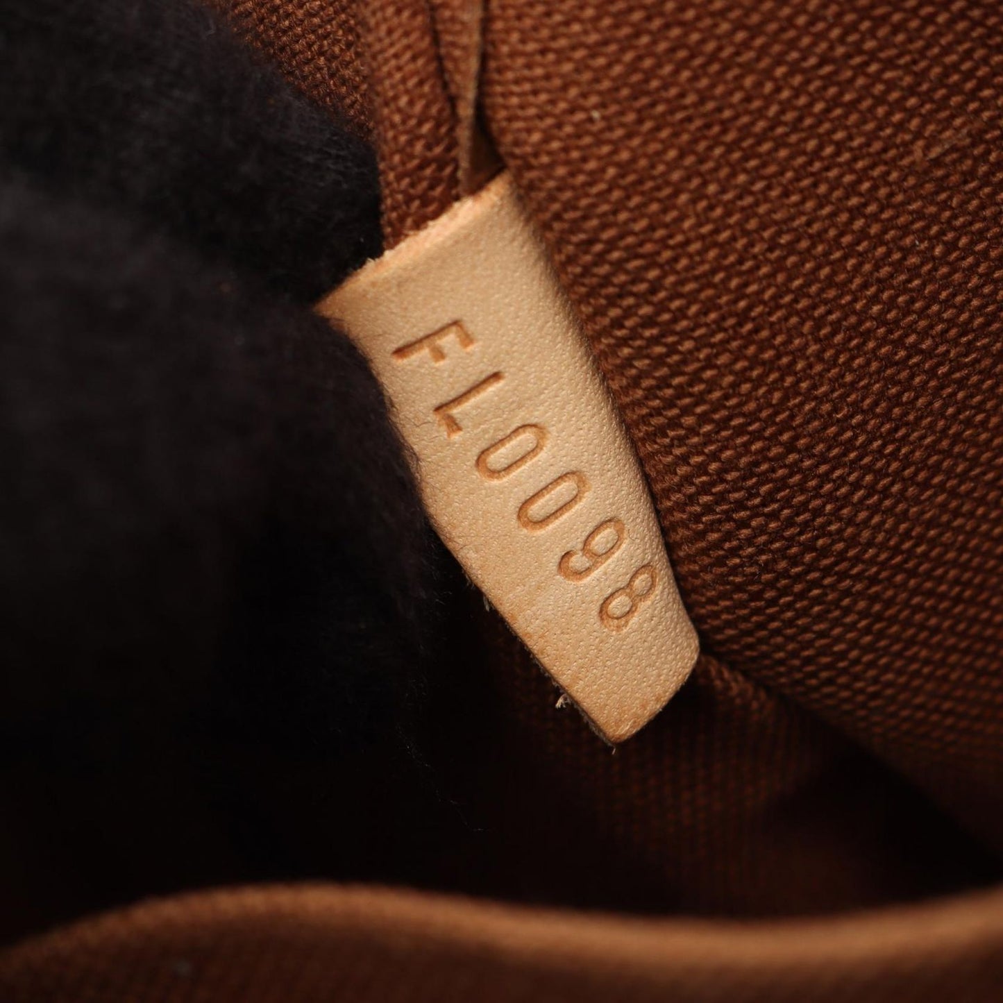 Louis Vuitton Tote Popincourt Monogram Canvas Leather — view 5