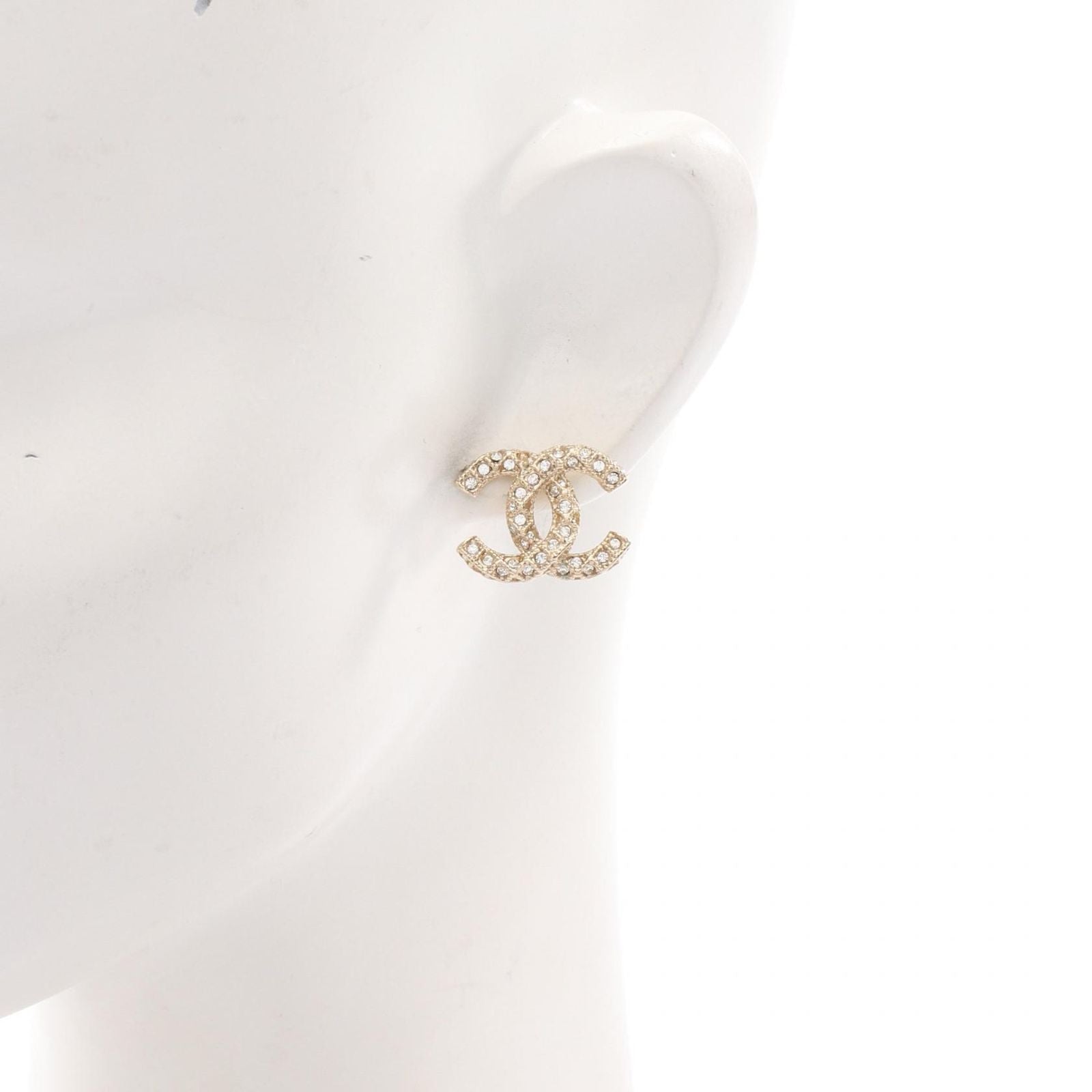 Chanel Earrings CC Logo — view 4
