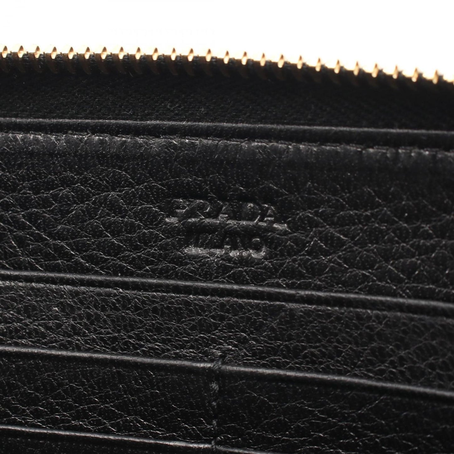 Prada Round Wallet Cervo Antic Met Black Leather — view 4