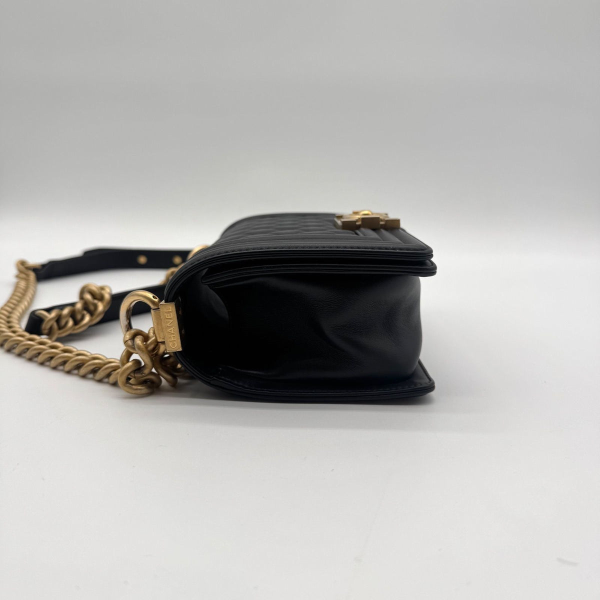 Chanel Shoulder Bag Boy Lambskin CC Logo Quilted Turnlock Gold Leather Black — view 4