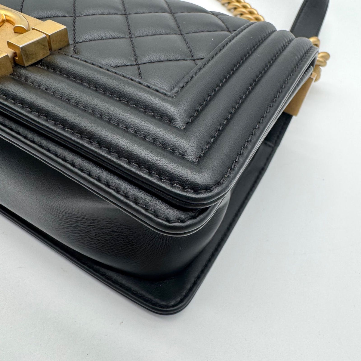 Chanel Shoulder Bag Boy Lambskin CC Logo Quilted Turnlock Gold Leather Black — view 8