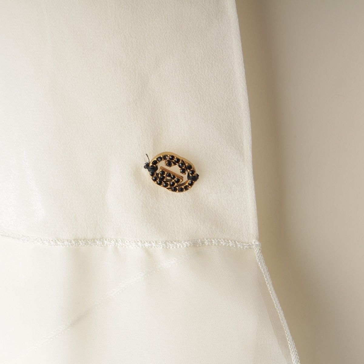 Gucci Silk GG Logo Shawl Bolero Top White Scarf — view 7