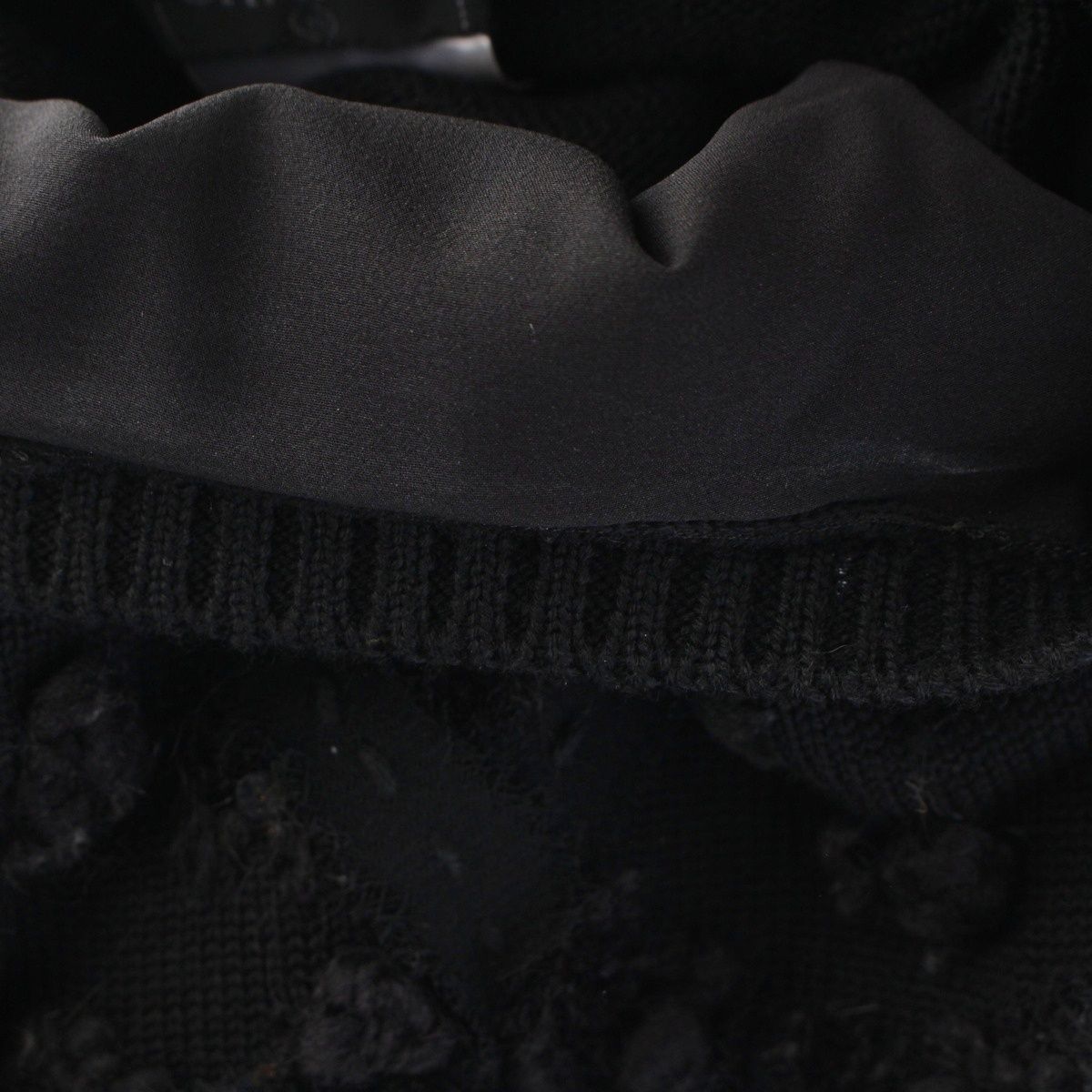 Chanel Wool Knit Bead Embroidery Short Sleeve Dress Black 38 — view 9