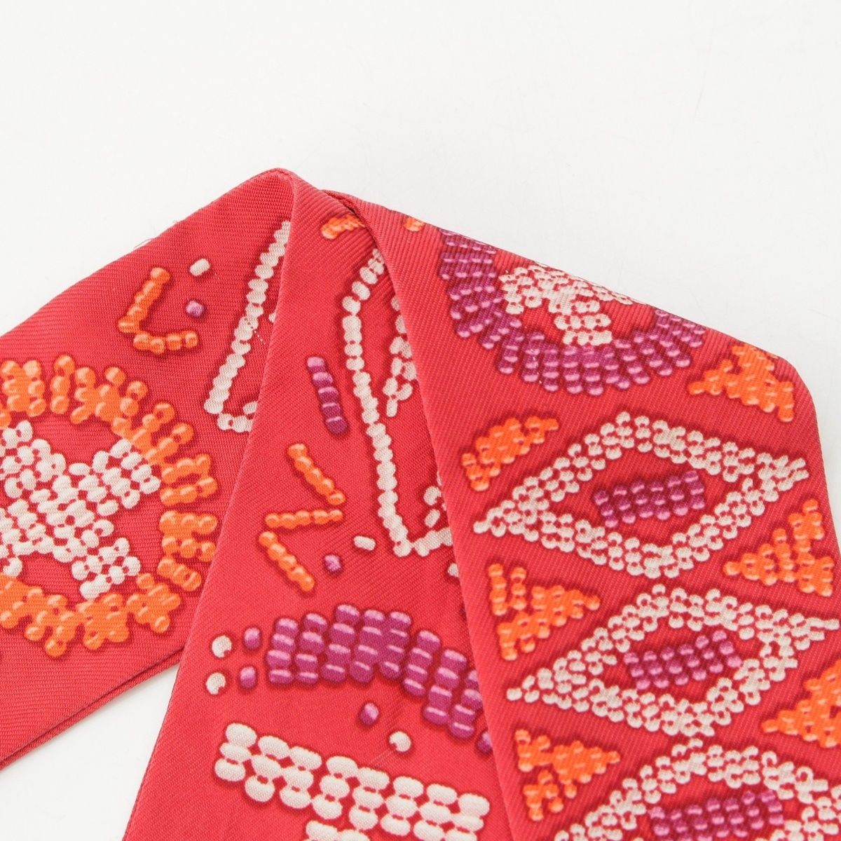 Hermes Twilly Kelly en Perles Silk Scarf — view 2