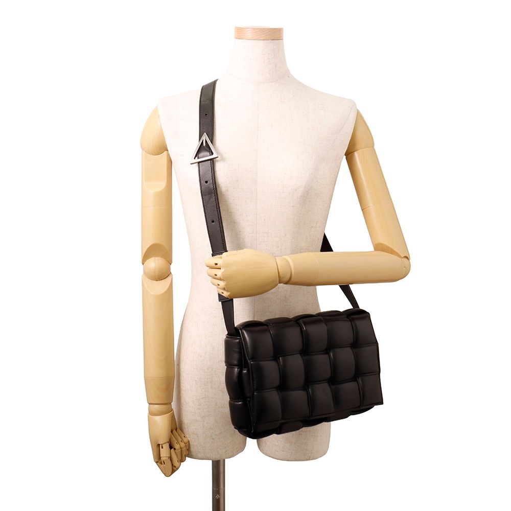 Bottega Veneta Shoulder Bag Intrecciato Padded Cassette Lambskin Black — view 4