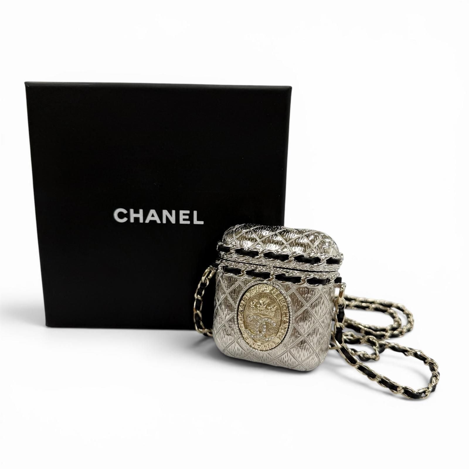 Chanel CC Logo Crown Quilted Airpods Case for Generation Silver — view 2