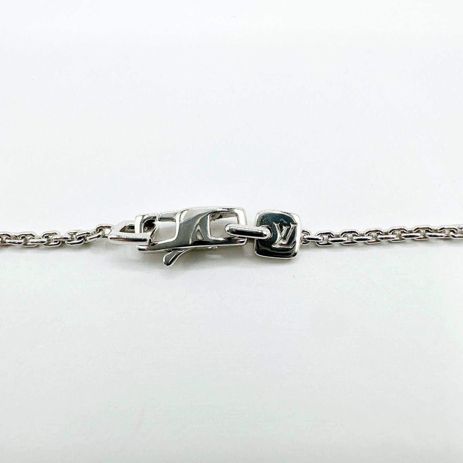Louis Vuitton White Gold Necklace 39 cm — view 4