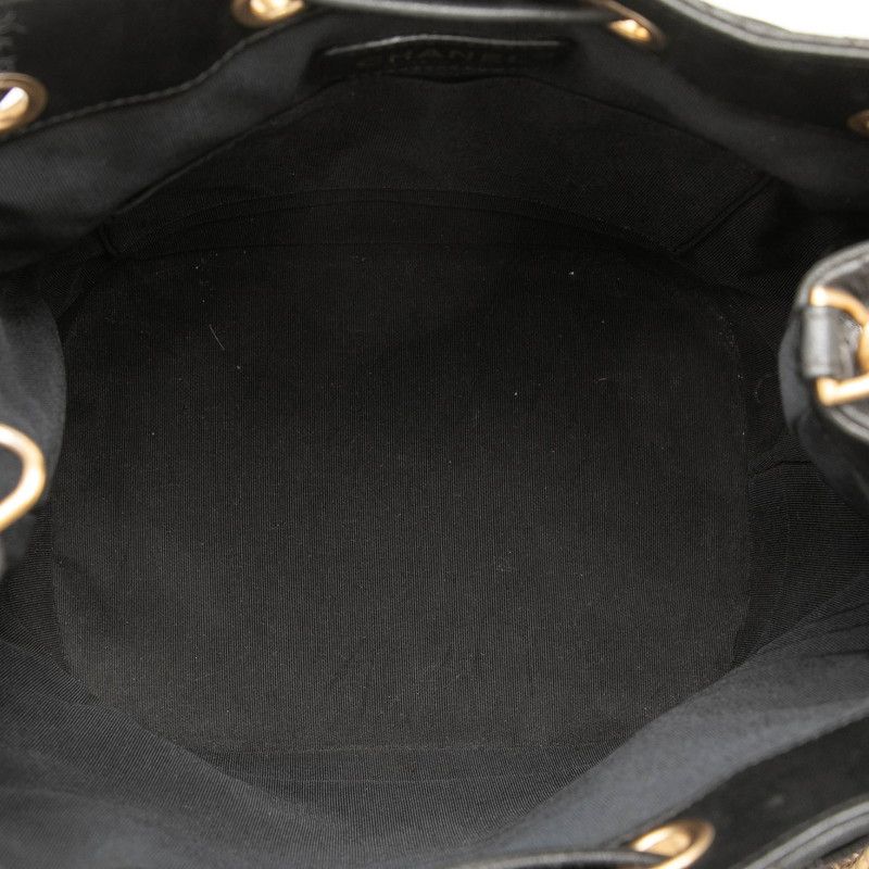Chanel Chevron V-Stitch CC Logo Chain Shoulder Bag Black Lambskin — view 4
