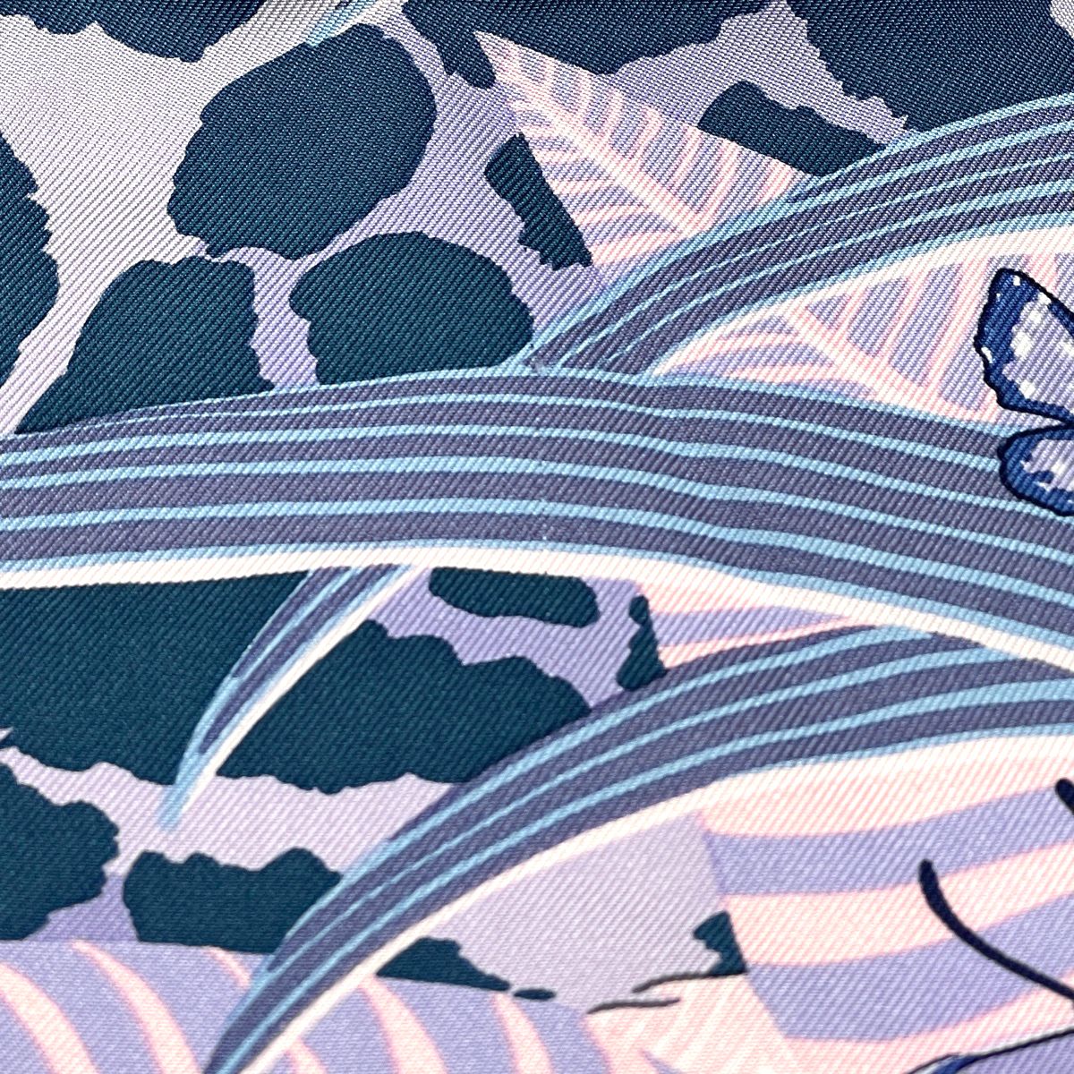 Hermes Carre 90 Jaguar Quetzal Scarf Silk Purple Multicolor — view 4