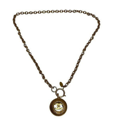 Chanel CC Logo Necklace Gold — view 3