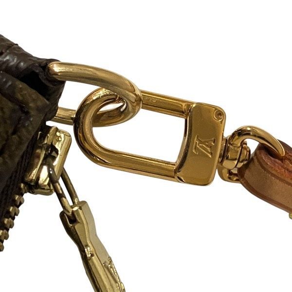 Louis Vuitton Monogram Pochette Bag Handbag — view 8