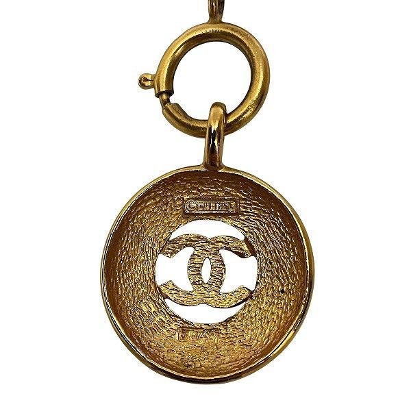 Chanel CC Logo Necklace Gold — view 4