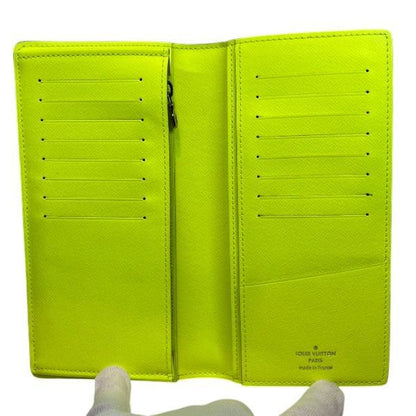 Louis Vuitton Taigarama Portefeuille Brazza NM Wallet — view 3