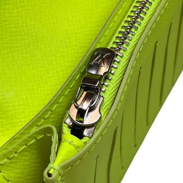 Louis Vuitton Taigarama Portefeuille Brazza NM Wallet — view 8