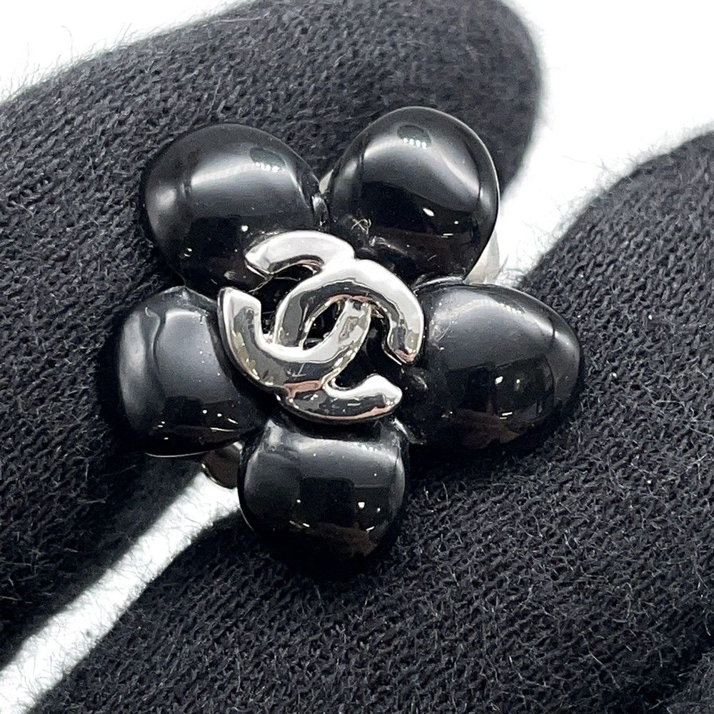 Chanel Earrings CC Logo Camellia 05 — view 5