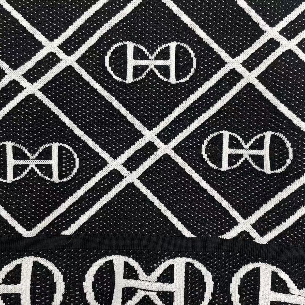Hermes Set Shot Pants Vest Technical Knit All Over Pattern Black White 38 — view 4
