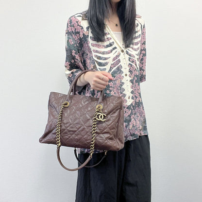 Chanel Quilted CC Logo Chain Tote Shoulder Bag Caviar Leather Brown Gold Vintage — view 5
