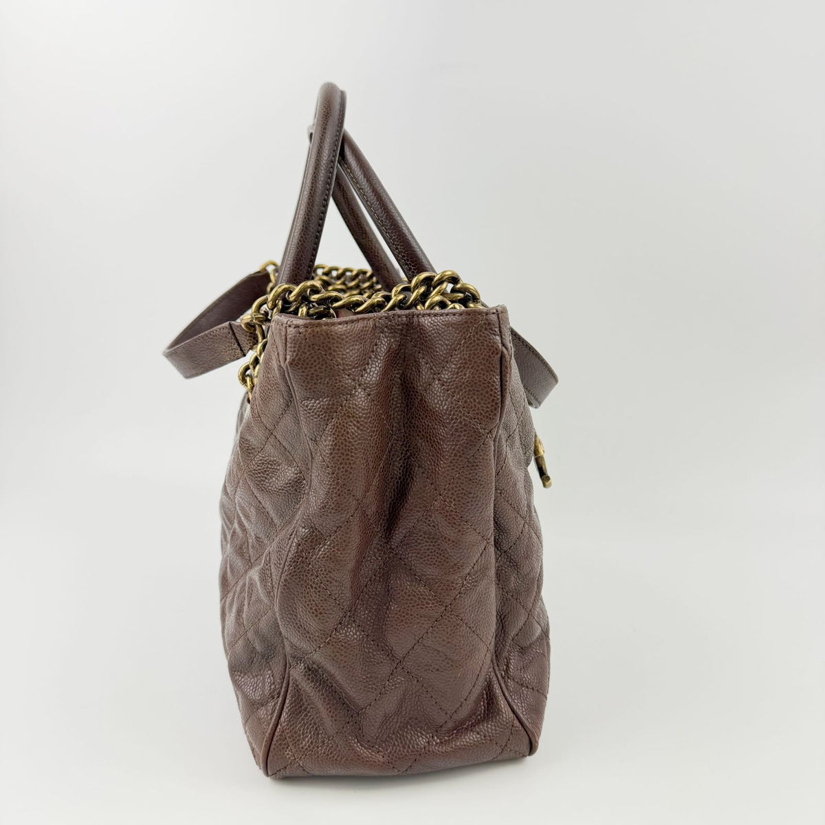Chanel Quilted CC Logo Chain Tote Shoulder Bag Caviar Leather Brown Gold Vintage — view 7