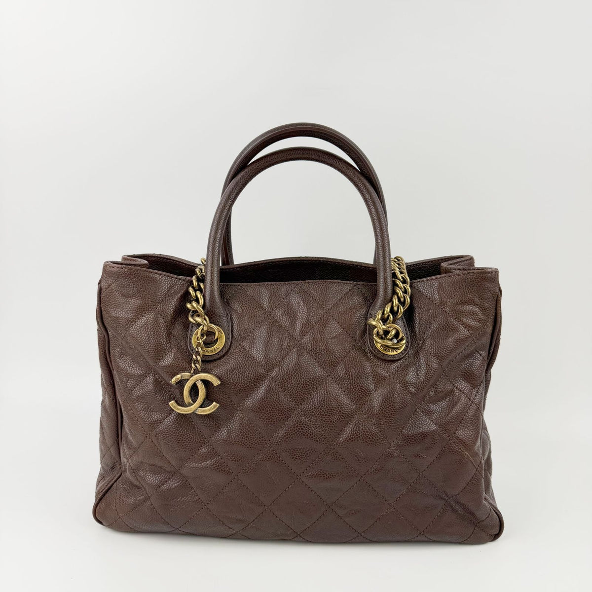 Chanel Quilted CC Logo Chain Tote Shoulder Bag Caviar Leather Brown Gold Vintage — view 3