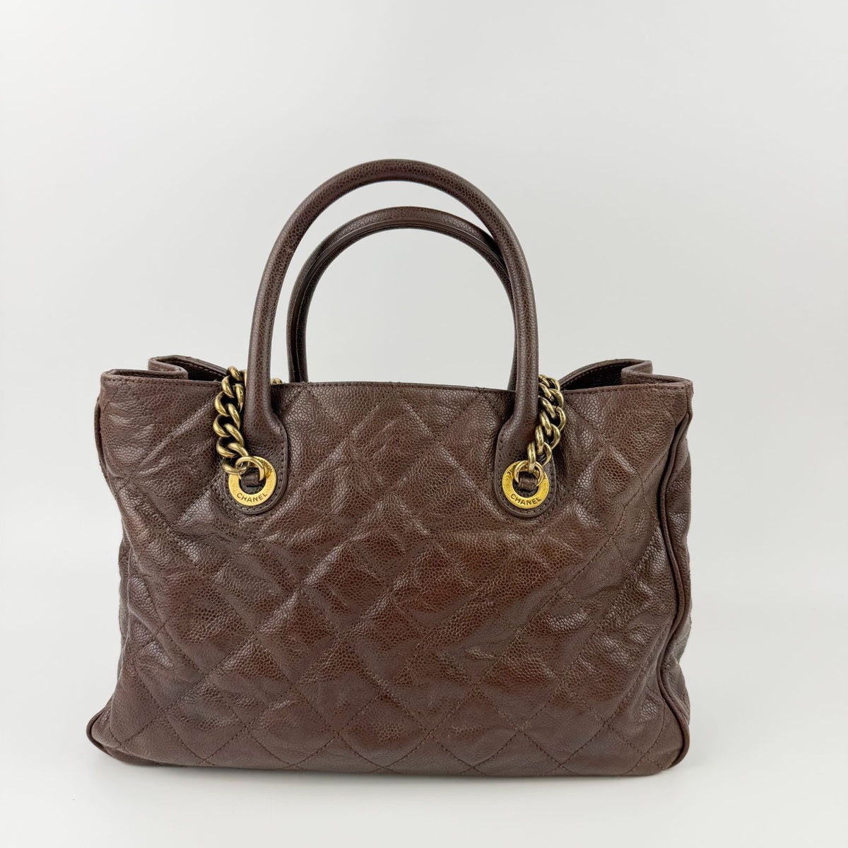 Chanel Quilted CC Logo Chain Tote Shoulder Bag Caviar Leather Brown Gold Vintage — view 4