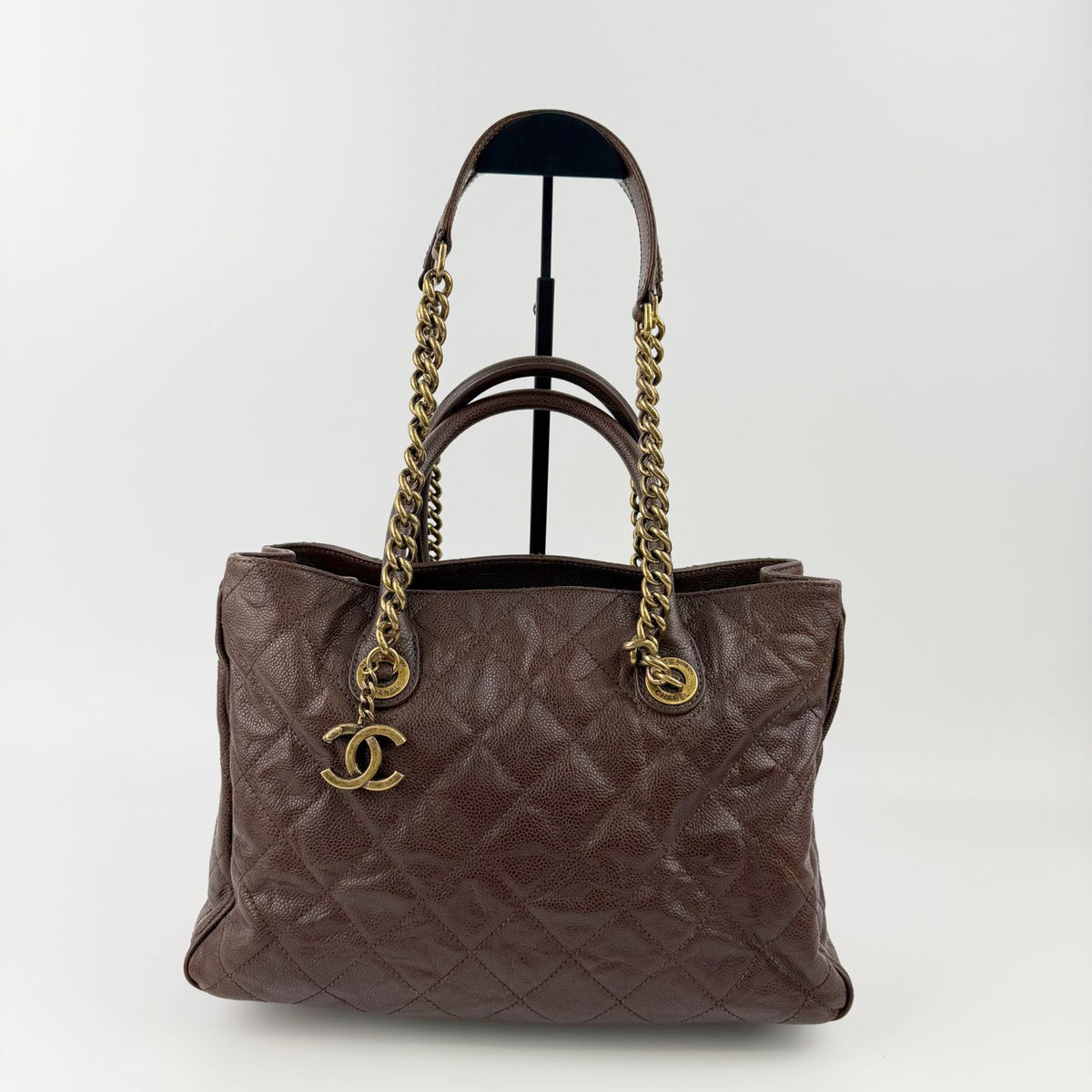 Chanel Quilted CC Logo Chain Tote Shoulder Bag Caviar Leather Brown Gold Vintage — view 2