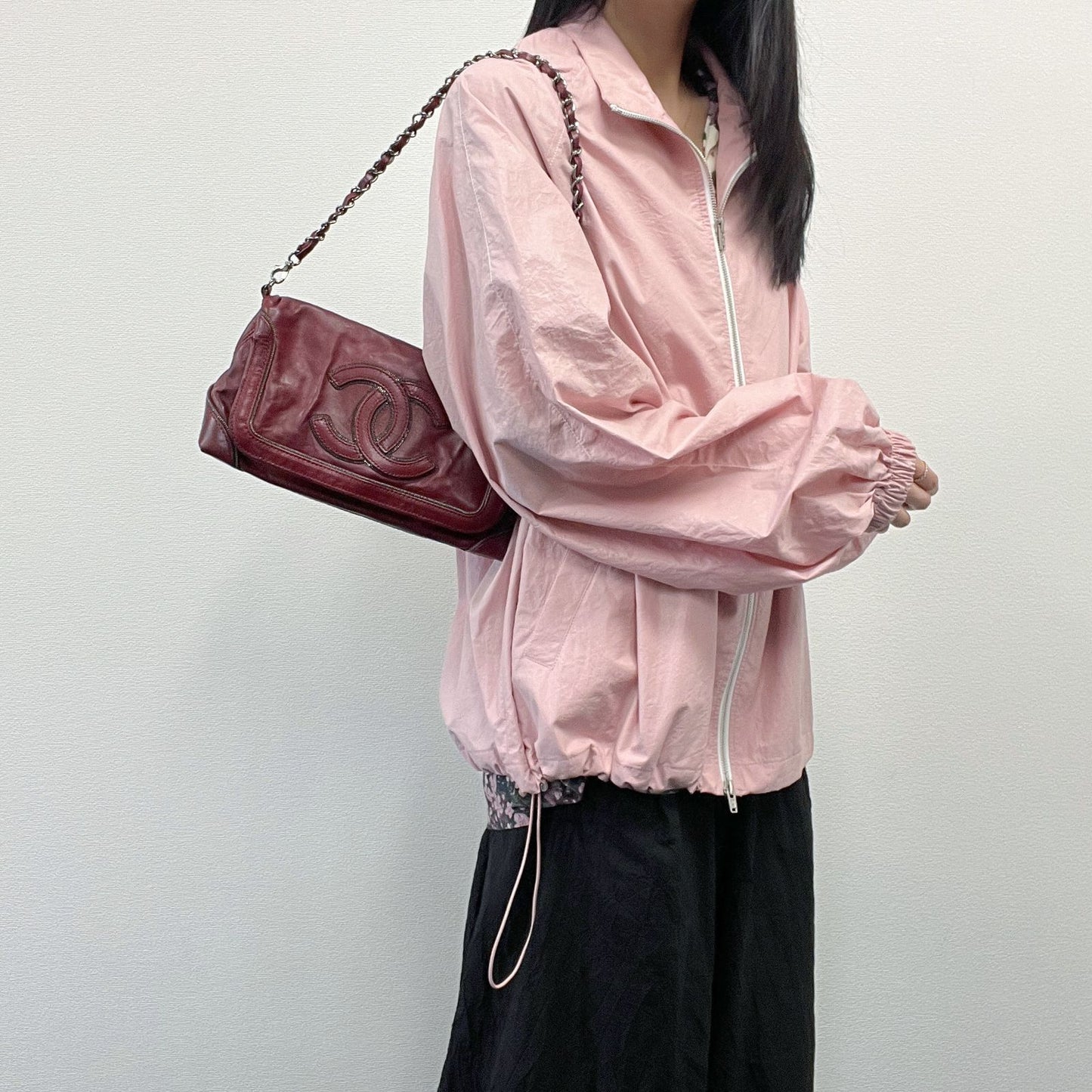 Chanel CC Logo Chain Shoulder Bag Leather Red Silver Vintage — view 2
