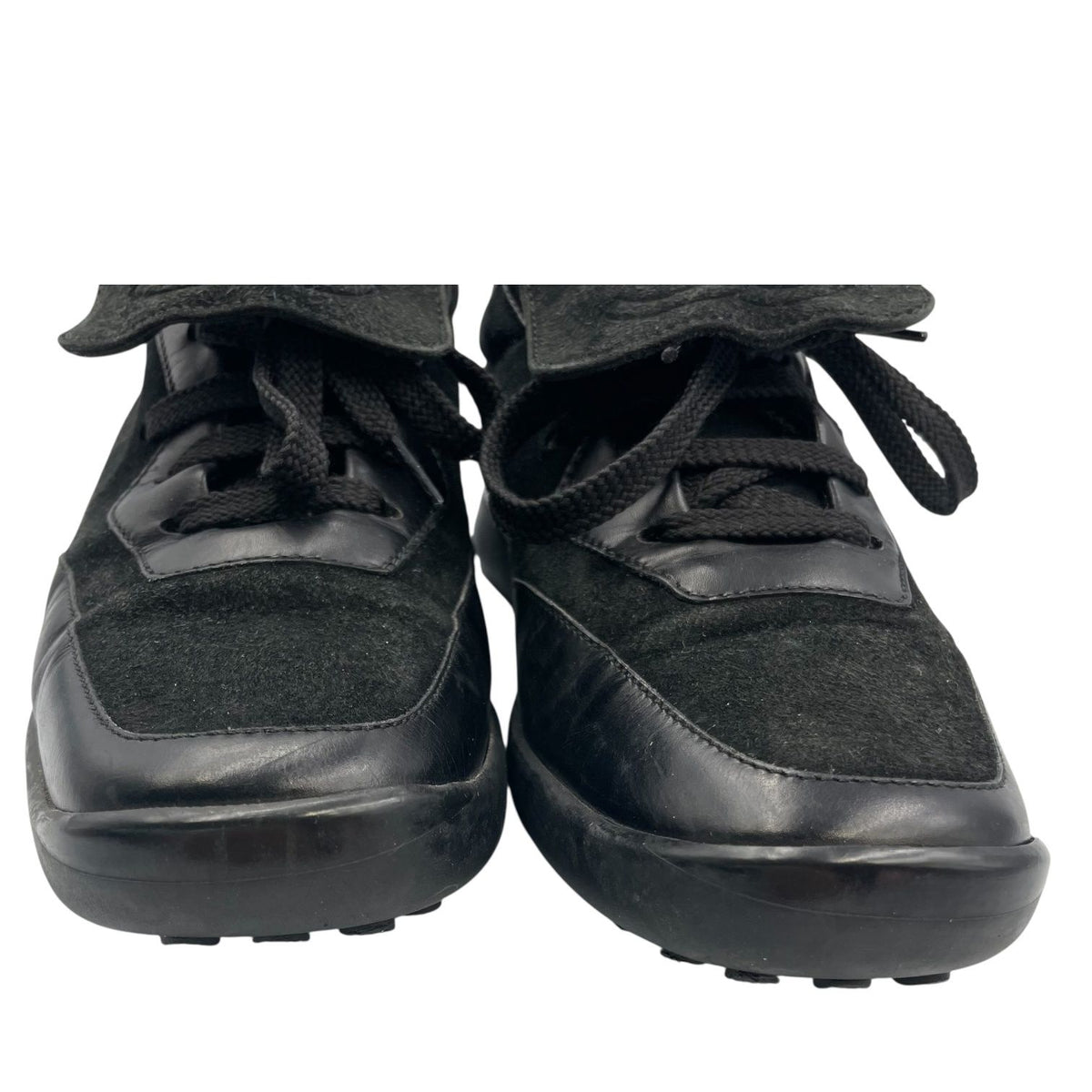 Chanel Sneakers Leather CC Logo Low-Cut Black Suede Junk — view 5