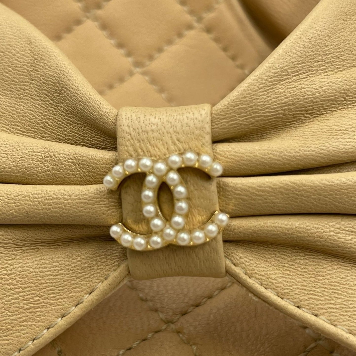 Chanel Sandals Leather CC Logo Beige — view 7